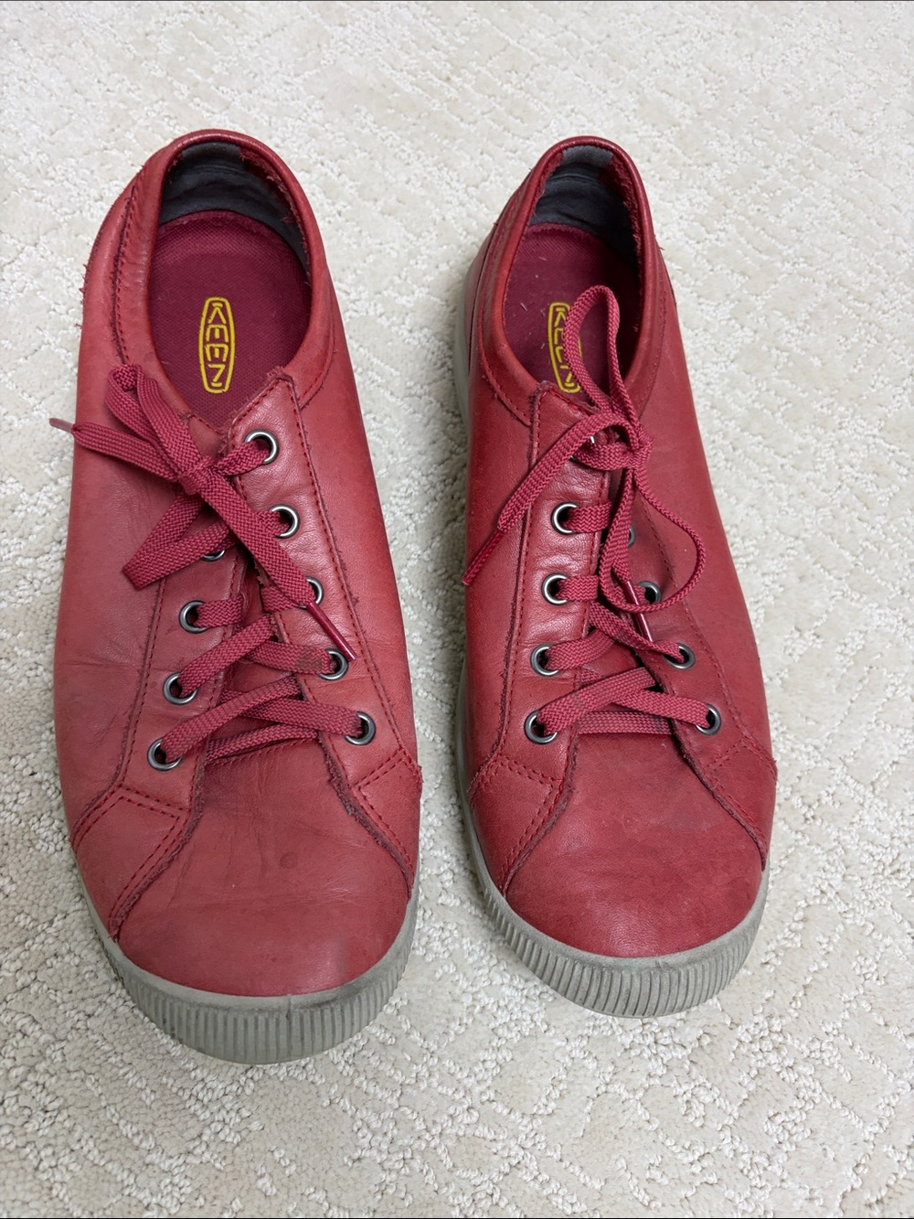 Keen women’s  red Lace-Up Leather Sneakers size 9.5